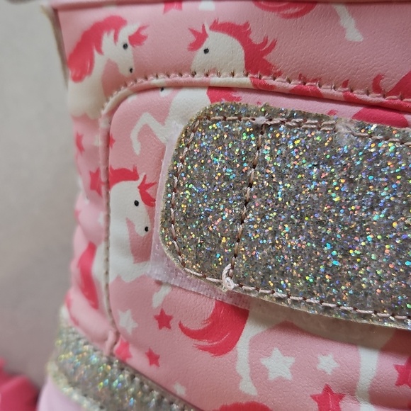 Pink Unicorn Snowboots - Picture 12 of 12